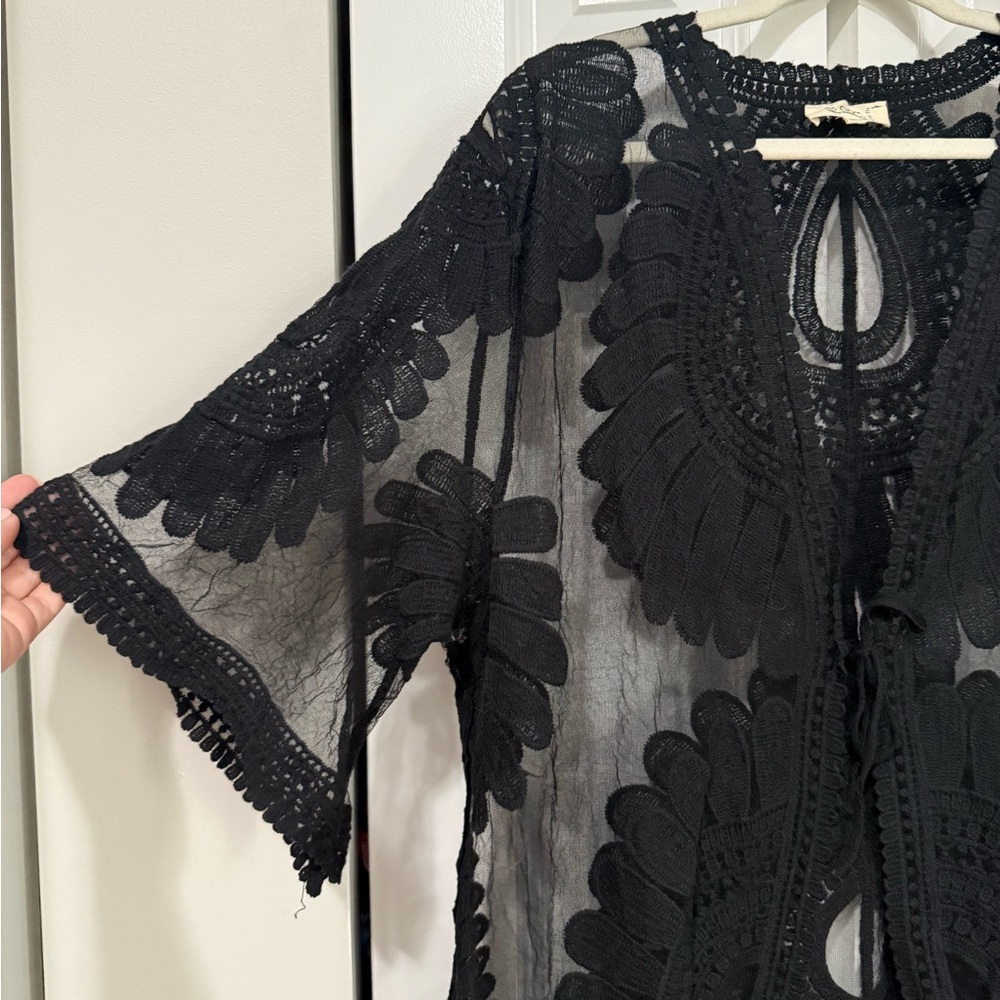 Black Lace Kimono / Beach Coverup (One Size) - Picture 3 of 6